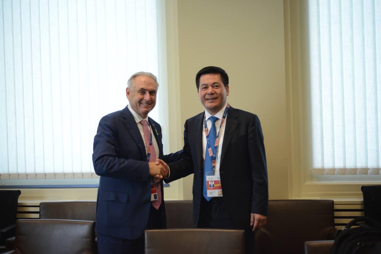 Bộ trưởng Nguyễn Hồng Diên và Bộ trưởng Thương mại và Du lịch Ốt- xtrây-lia Don Farrel